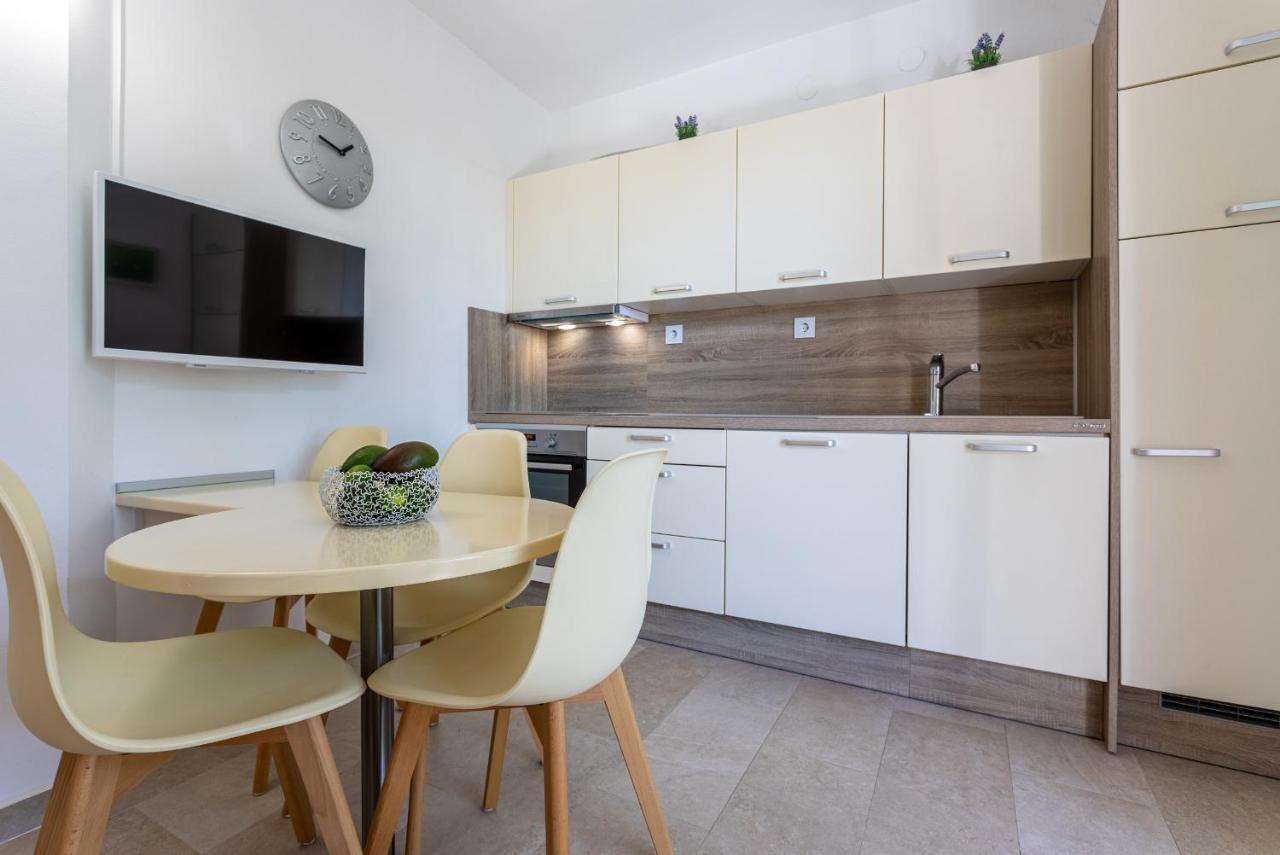 Apartments House Barbara Корнич Екстер'єр фото